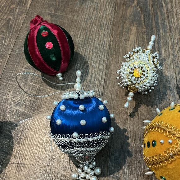 Vintage Push Pin Christmas Ornaments Lot of 10 Stain Decorative Ornaments - Picture 2 of 12